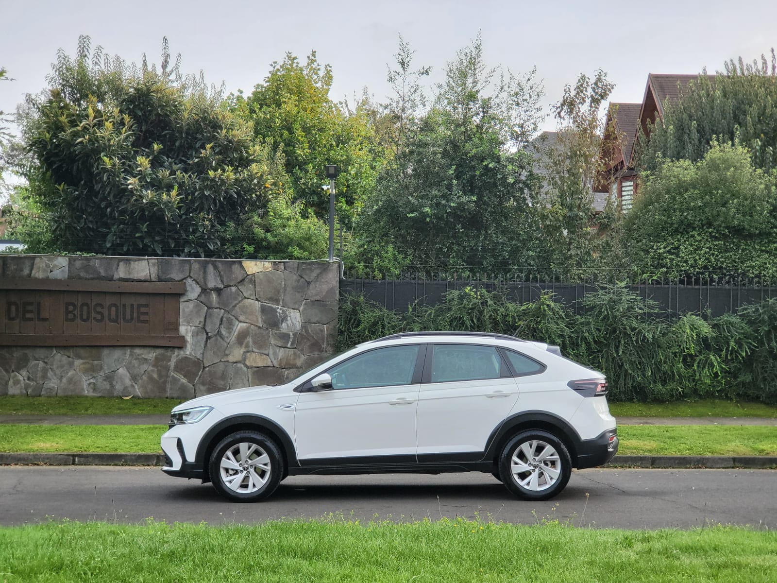 
								Volkswagen NIVUS full									